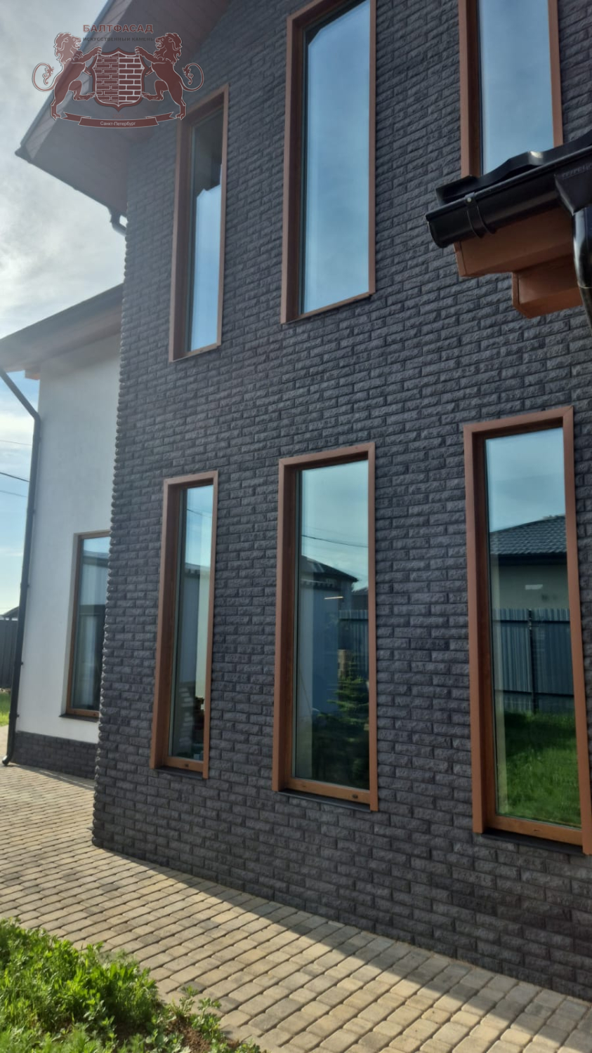 Колотый кирпич 011